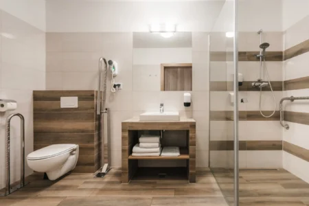 Nowoczesna łazienka w Hotelu Polonez w Krakowie