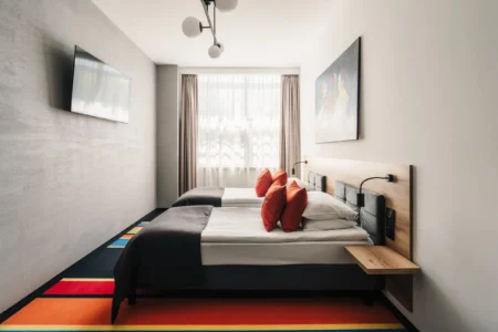Klimatyzowany pokój dwuosobowy w Hotelu Polonez