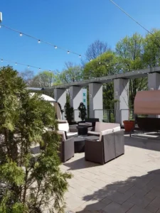 taras z widokiem na Park Jordana w Hotelu Polonez
